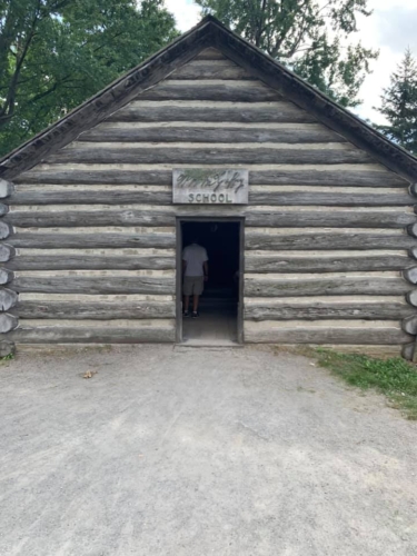 68275437_1320351028123983_1864445689740656640_n