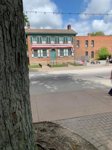 68435150_1320349938124092_4501275392933363712_n